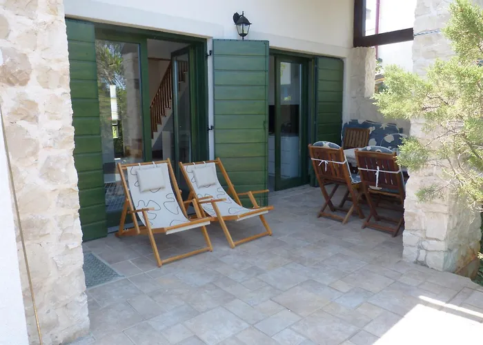 - Mellitus Apartman Molat